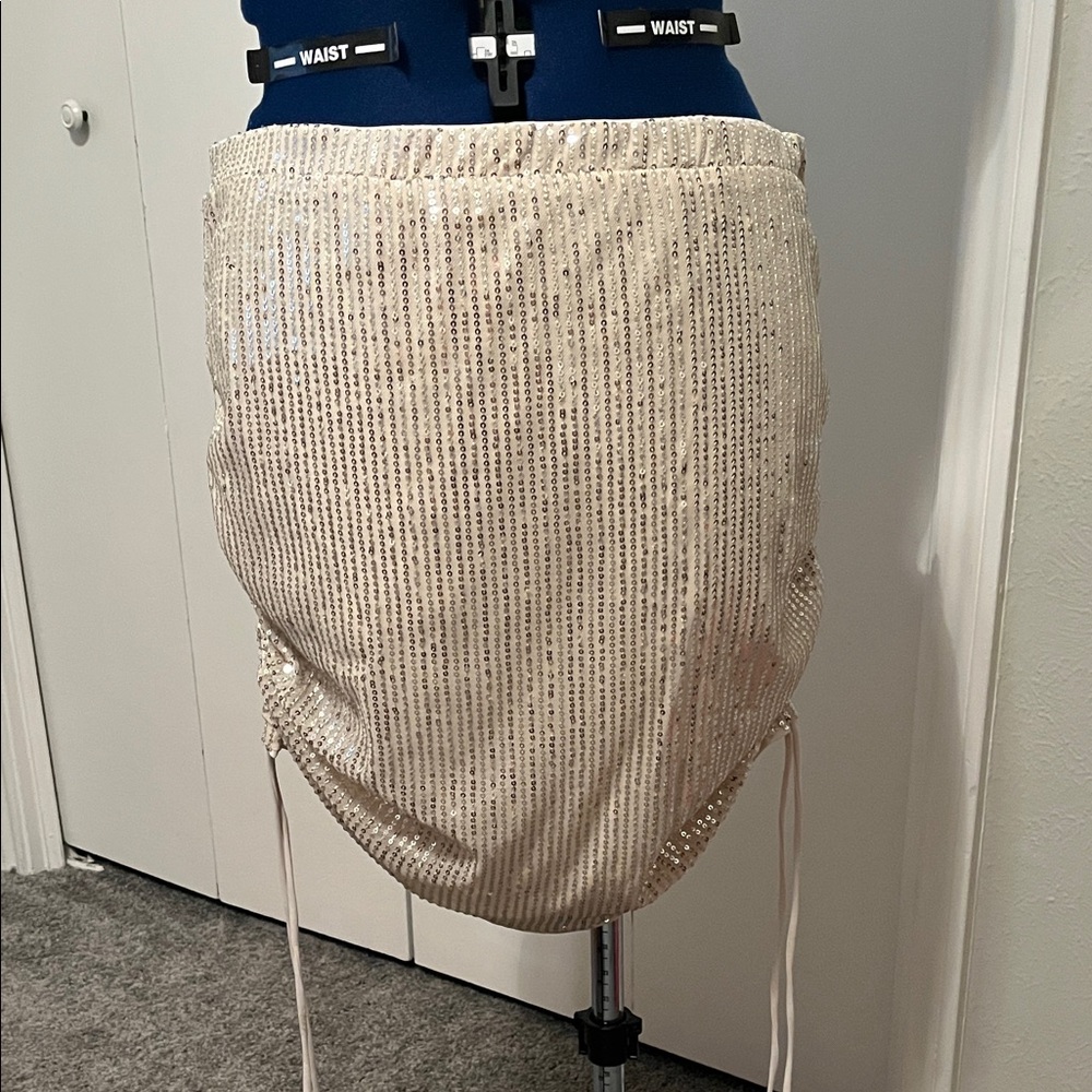 Elegant Gold Cream Adjustable Sides Mini Skirt with Sequins XXL - NWOT - Picture 9 of 15